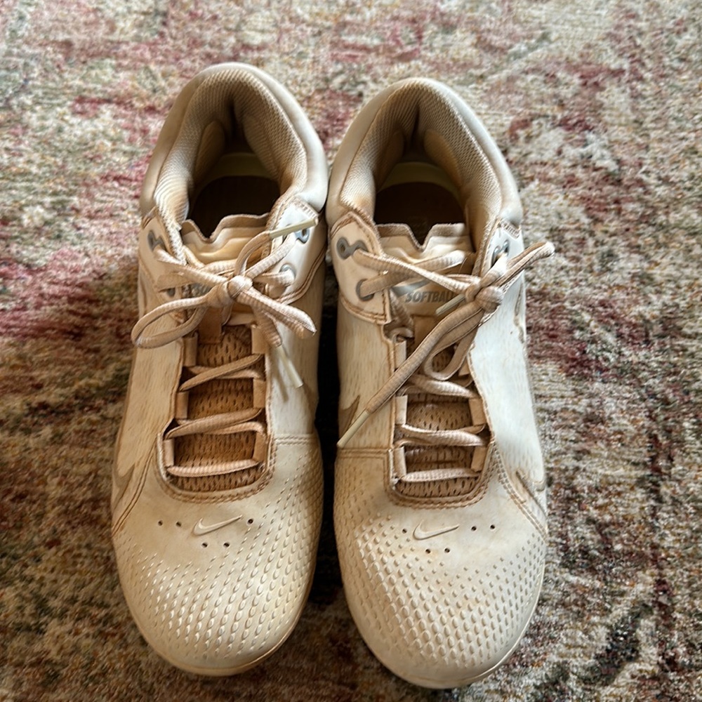 Metal cleats - Picture 3 of 3